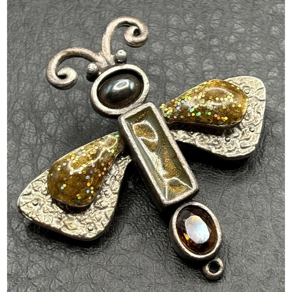 Vintage Bee Insect Brooch Pin Glitter Onyx Topaz Acccents Textured Win Gold Tone